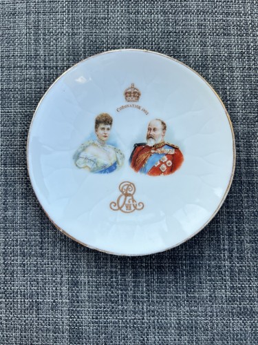 Royal doulton coronation 1902 - royal,
