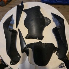 Suzuki GSX-R600/750 FAIRING PARTS AND STANDARD REAR HUGGER