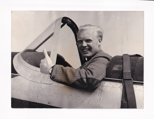 Mike hawthorn pilot - mike,