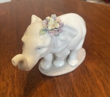 RARE LLADRO PORCELAIN ELEPHANT Lucky Strolling Trunk Up Figurine 6460 Vintage