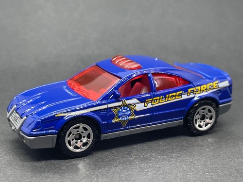 Matchbox 2001 police car - matchbox,