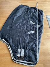 Amigo stable rug 5'6" 200g