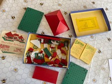 VINTAGE BAYKO BUILDING