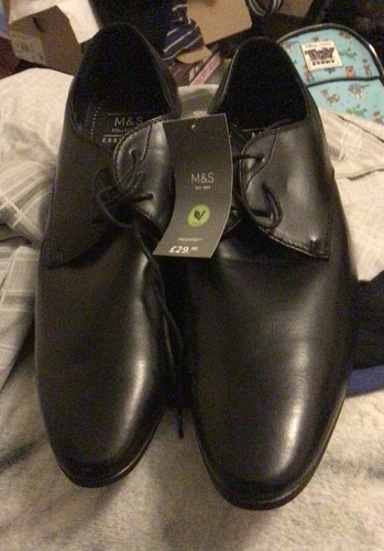 And mens shoes - m,