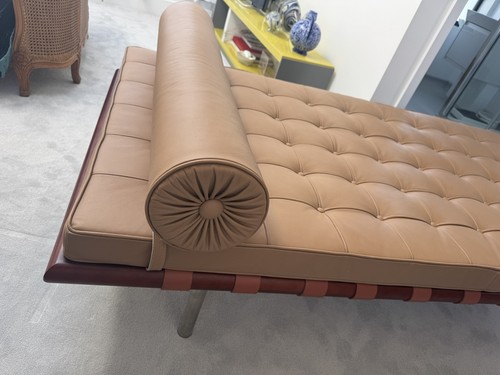 Leather daybed knoll - ,