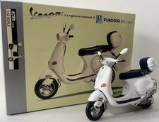 AUTOart 1:12 SCALE VESPA ET4 150 PIAGGIO WHITE SCOOTER DIECAST MODEL BOXED
