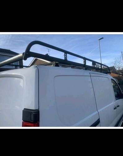 Rhino roof rack with roller