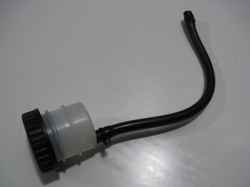 Brake fluid reservoir