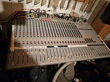 Yamaha RM800 24 To 8 Mixing