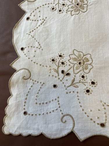 Vintage linen hand embroidered - vintage,