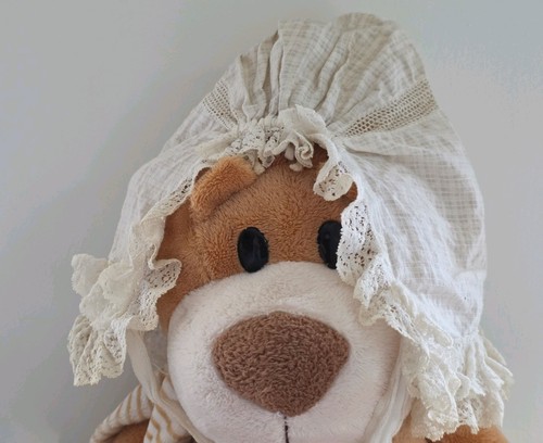 Lovely victorian bonnet - lovely,