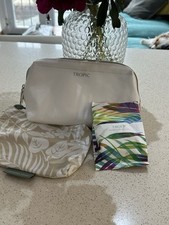 Tropic make up bag with free pouch and new bamboo face cloth.  