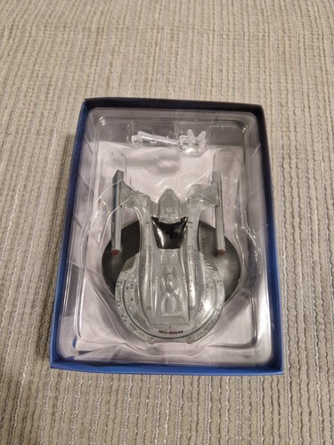 Eaglemoss akira class star - eaglemoss,