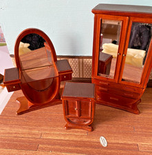 HTF 12TH SCALE DOLLSHOUSE