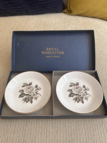 Royal worcester fine bone - fine,