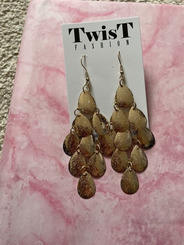 New gold earrings - new,