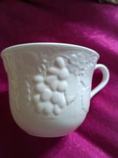 Wedgwood strawberry and vine - -,