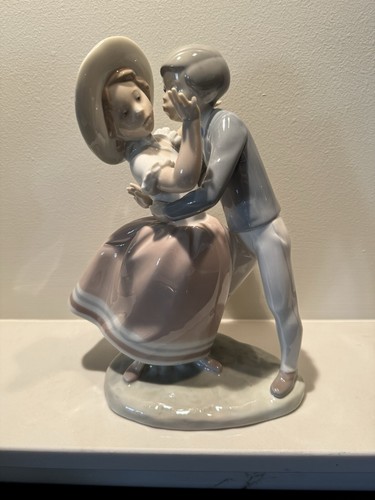 Rare retired lladro figure - retired,