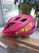 MET Unisex Crackerjack bicycle cycling helmet in pink. Used in gr8 cond. Child