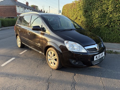 2010 vauxhall zafira 7 - 2010, b