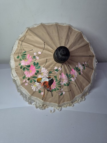 Vintage parasol features - vintage,