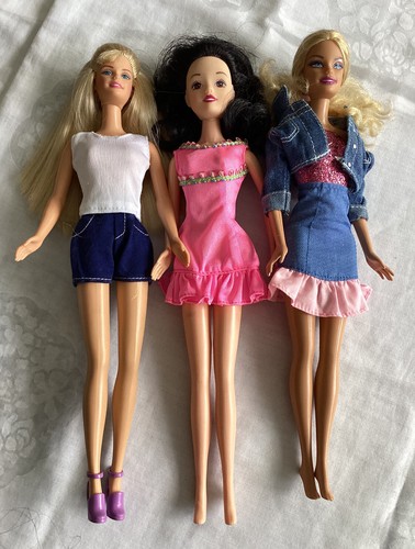 Bundle barbie dolls with - barbie,