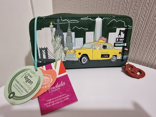 Vendula london new york taxi - london,
