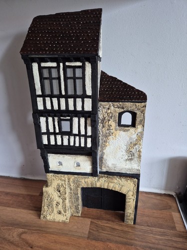 Tudor style house - 1/35,