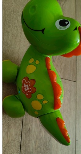 Kids walk with dino plastic - kids, me