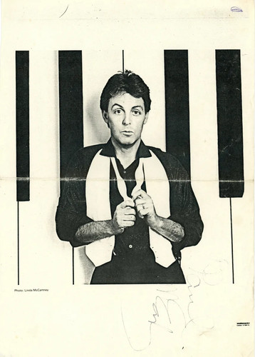 Paul mccartney autograph 1982 - paul,