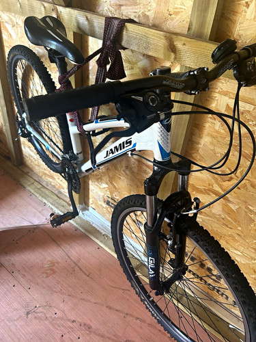 Jamis 29in mountain bike 17in - jamis,
