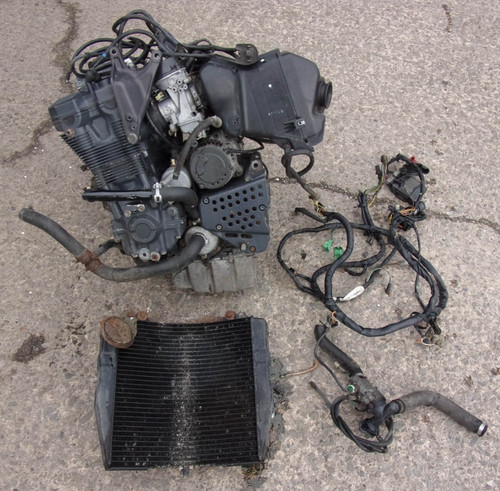 Suzuki gsxr 750 - -, engine