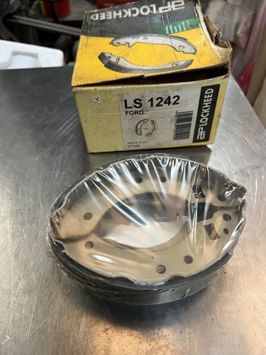 Ford escort drum brake - brake, shoes