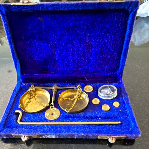 Avery brass apothecary - w, &