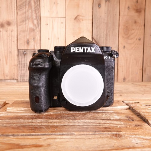 Used pentax camera body - used, k-1