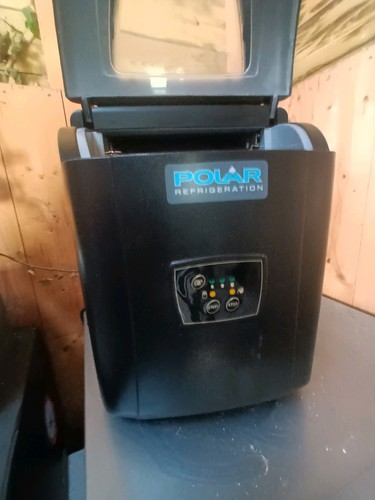Polar ice making machine - ice,