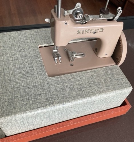 Singer 1960s model - singer,