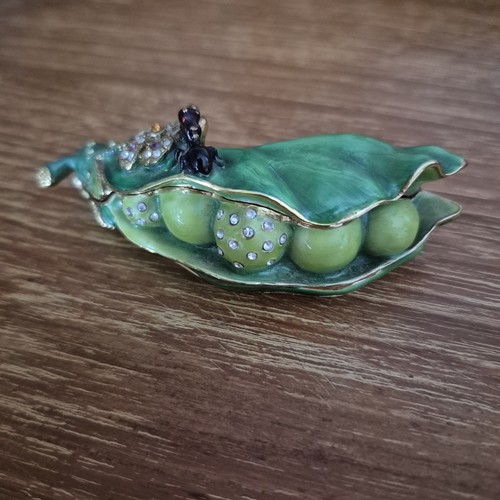 Nobility enamel pea pod - enamel,