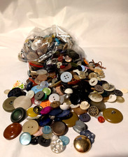 JOB LOT  VINTAGE BUTTONS
