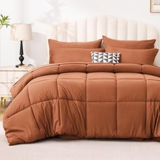 Love's cabin Full Comforter