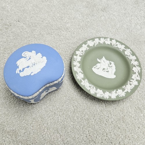 Vintage wedgwood blue - ​vintage,