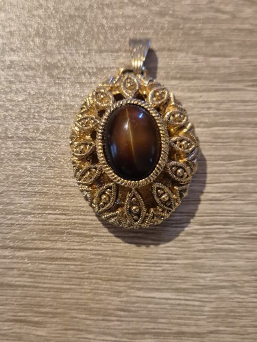 Vintage vanda locket - vintage,