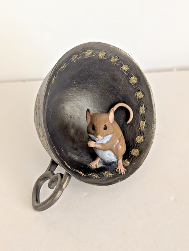 Mouse tea cup cold - mouse, cast