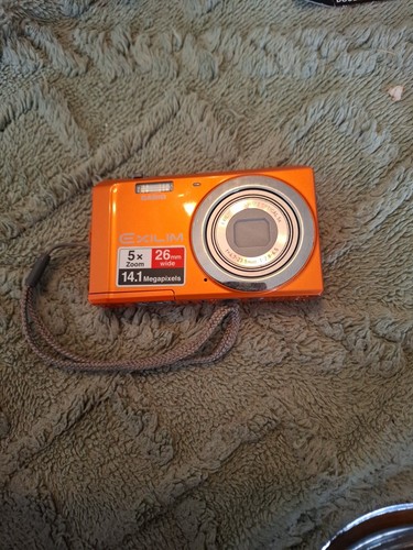 Casio exilim zs5 digital - casio,
