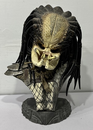 Sideshow masked predator - masked,