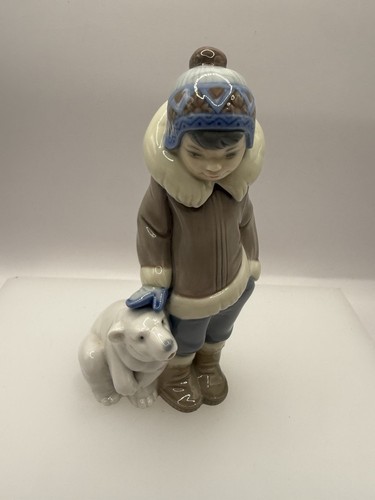 Lladro vintage 1984 eskimo boy - vintage,