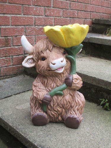 Highland cow statue - highland,