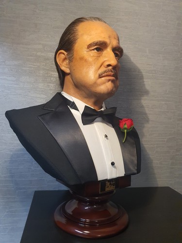 Lifesize damtoys bust 1 - damtoys,