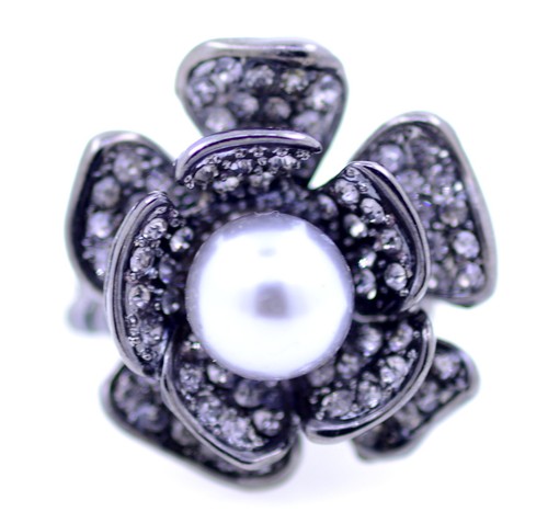 Adjustable black flower