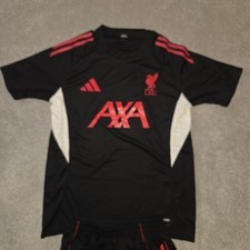 Liverpool FC Tiro 25 Training